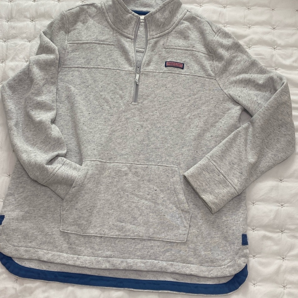 Unisex Vineyard Vines half zip sweatshirt; rarely worn